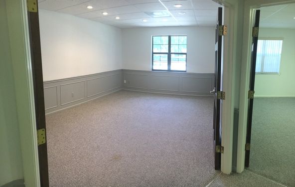 Courtview Building: 2660 Airport Rd S, Naples, FL 34112